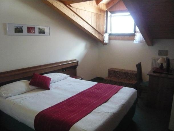 Cadria Nature & Bike Hotel Lenzumo di Concei Camera foto